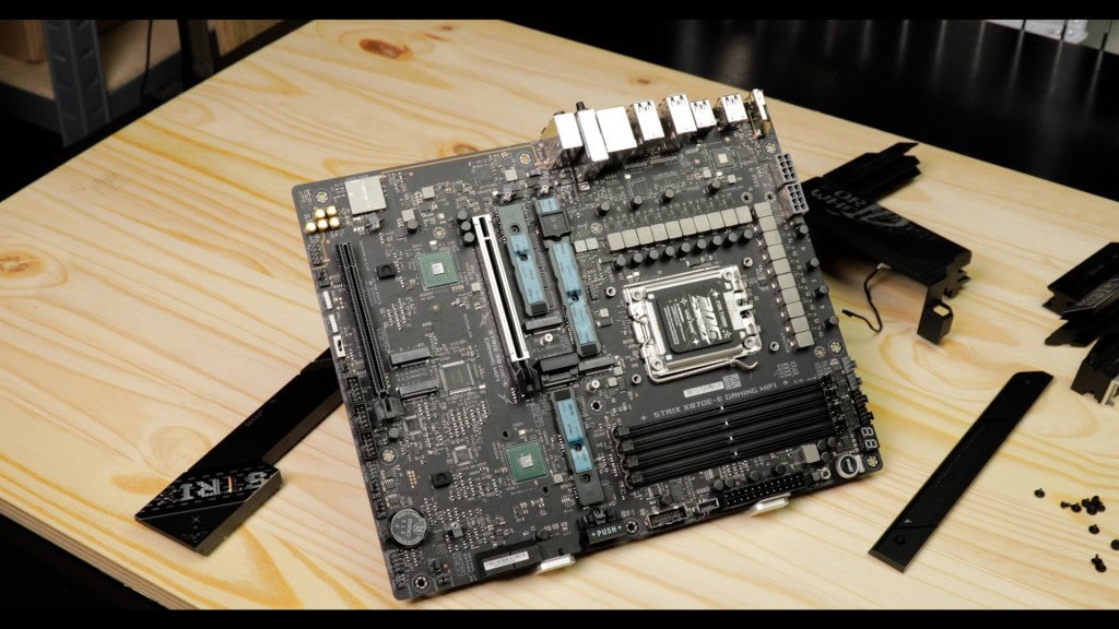 ROG STRIX X870E-E GAMING WIFI Naked