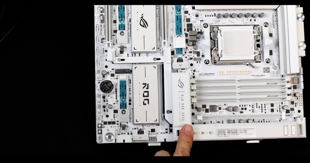 ASUS ROG CROSSHAIR X870E GLACIAL DUAL GPU LOCK