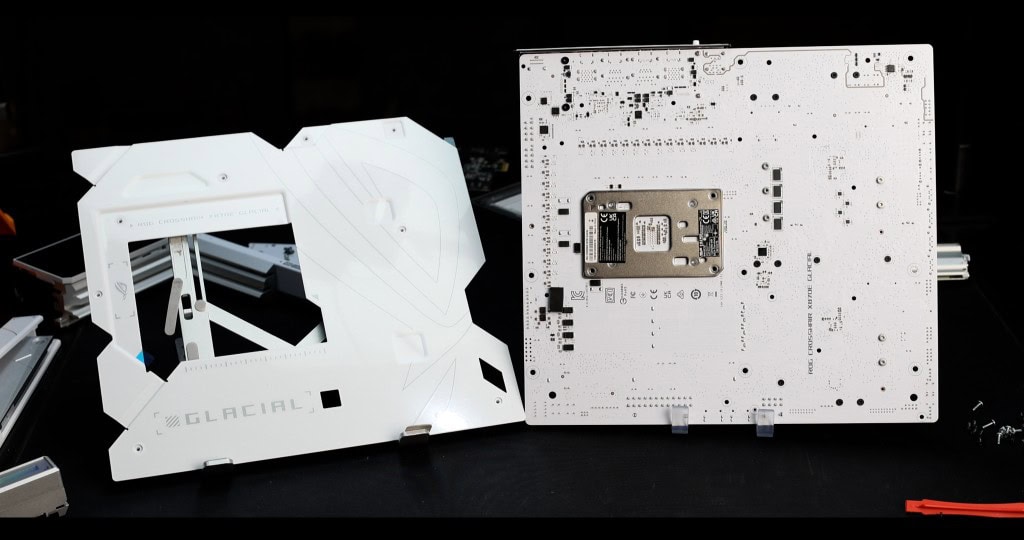 ASUS ROG CROSSHAIR X870E GLACIAL BACK PLATE