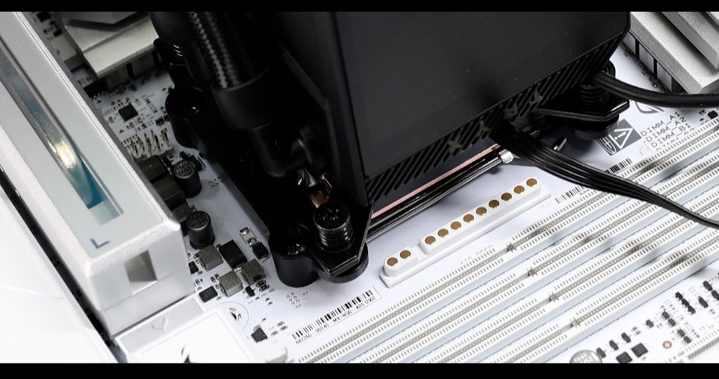 ASUS ROG CROSSHAIR X870E GLACIAL AIO Connector