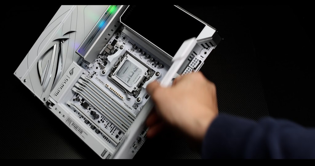 ROG CROSSHAIR X870E GLACIAL MODULAR PLATES