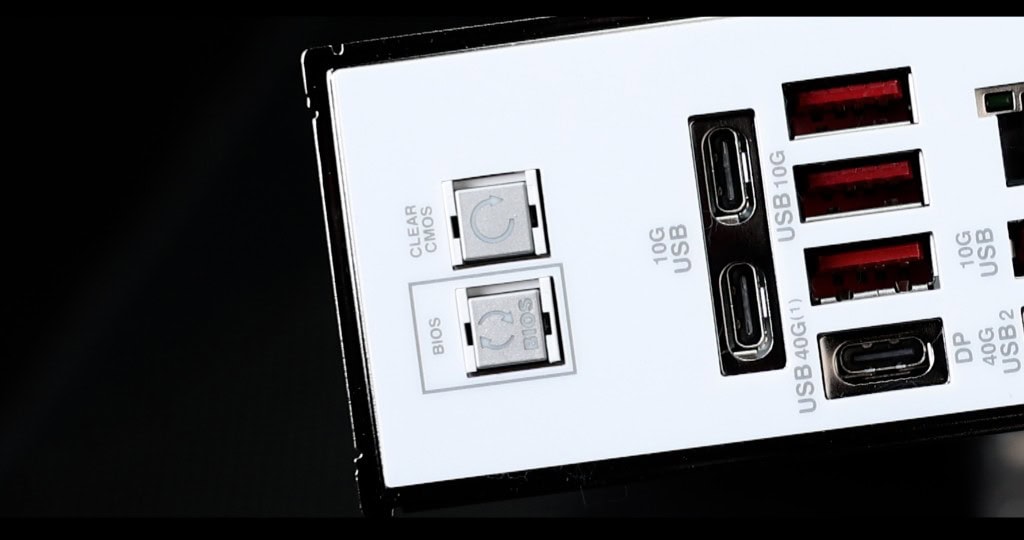 ASUS ROG CROSSHAIR X870E GLACIAL SOLDERED BUTTONS BACK IO