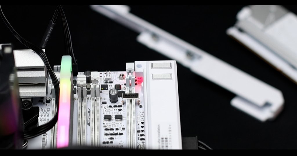 ASUS ROG CROSSHAIR X870E GLACIALEZ DEBUGER