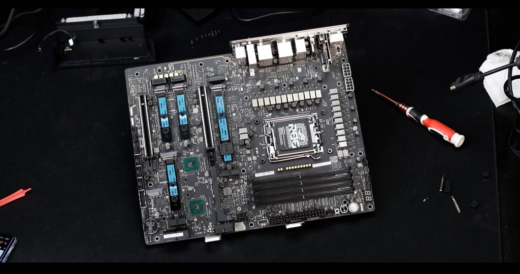 ROG CROSSHAIR X870E DARK HERO Naked